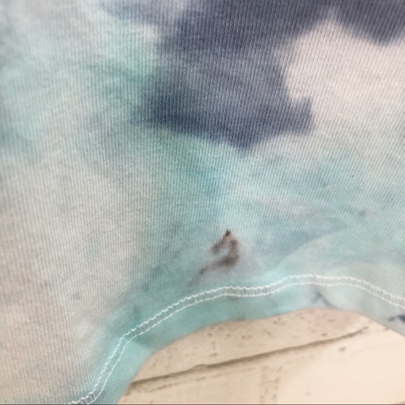 NWOT- TIE DYE Blue and White Short Sleeve Shirt - Picture 5 of 7